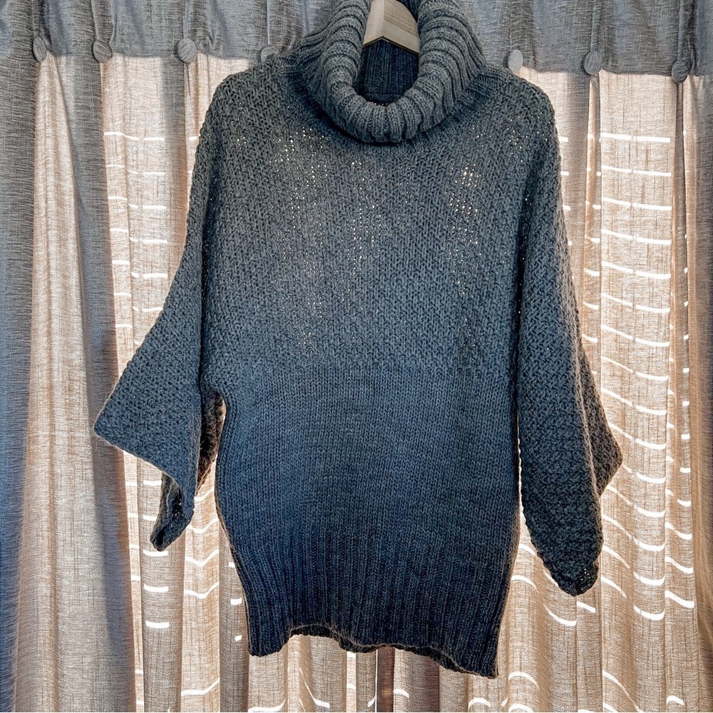 Berretti Gray Knit Turtleneck Batwing Sleeve Sweater Size Large